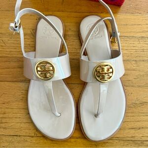 NEW IN BOX Tory Burch Benton 2 Flat Thong Patent Leather Sandal